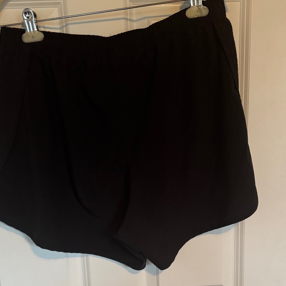 New Balance Women's Black 5” Running Shorts - Picture 5 of 6